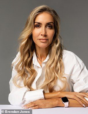 Amanda Goff says the whole Hugh Jackman divorce saga shows why ladies must stick together