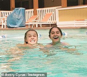 When one fan asked for an explanation for their split, Avery explained that she and JoJo had decided to just be friends and focus on themselves in a comment
