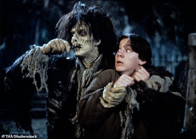The actor became a sensation practically overnight after he played Max Dennison in the 1993 Disney flick, the boy who accidentally unleashes the three Sanderson sisters upon Salem
