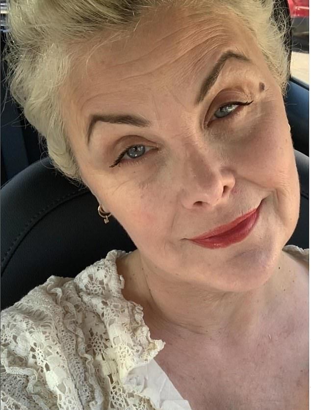 A TV star from an iconic 1990s crime drama posted a rare selfie this week. The beauty worked on the cult classic show Twin Peaks, which also starred Lara Flynn Boyle and Kyle MacLachlan. And the photogenic sweetie also dated bad boy of Hollywood Johnny De