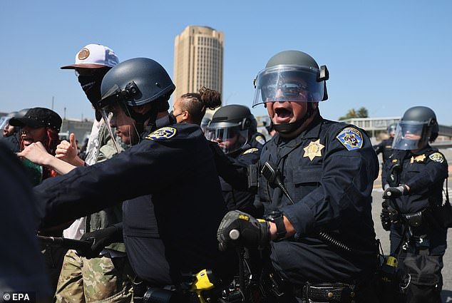 Police move on protestors who tried to take over Highway 101 during protests sparked by immigration raids in Los Angeles
