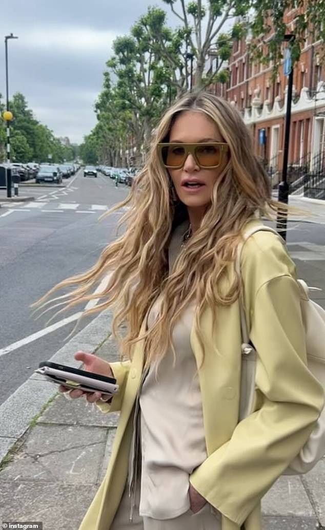 She's the Australian supermodel who rose to fame on the international fashion scene in the 1980s. And now Elle Macpherson (pictured) is wowing fans as an author