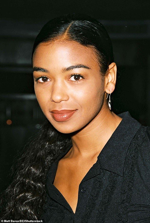Ananda quickly became a fan-favorite fixture on MTV and interviewed many of the major stars of the late 90s and early 2000s, including Britney Spears and Beyonce