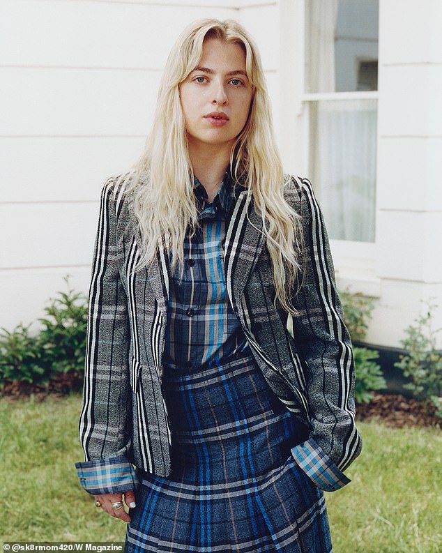 Anas, 25, (seen) - the daughter of Noel and Meg Mathews - shared the one key piece of advice she took from her parents to keep her grounded while growing up in the spotlight