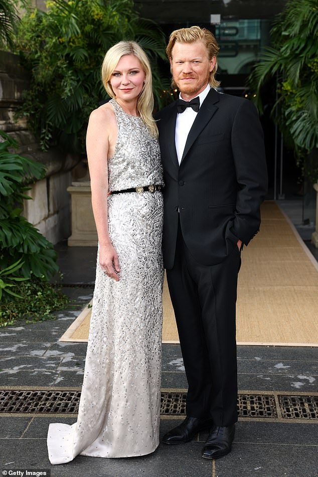 The couple posed up a storm at the star-studded event where they double dated with fellow married couple Kirsten Dunst and Jesse Plemons