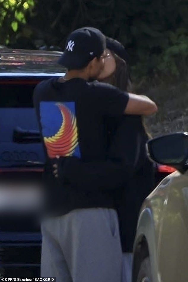 More kisses were in store for the stunner