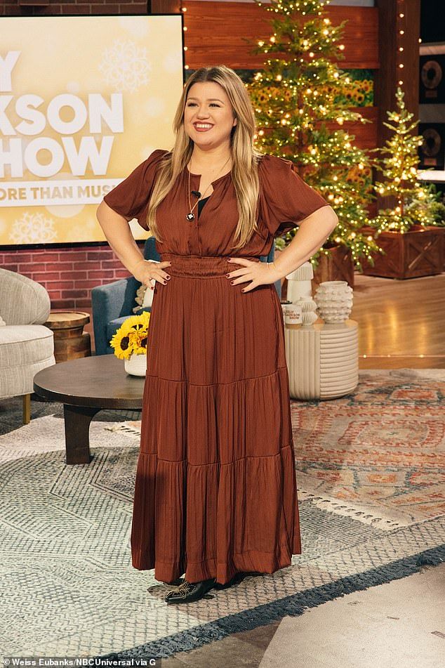 Kelly Clarkson will be returning to the hosting gig of her chat show at the end of the month after the death of her ex-husband Brandon Blackstock on August 7