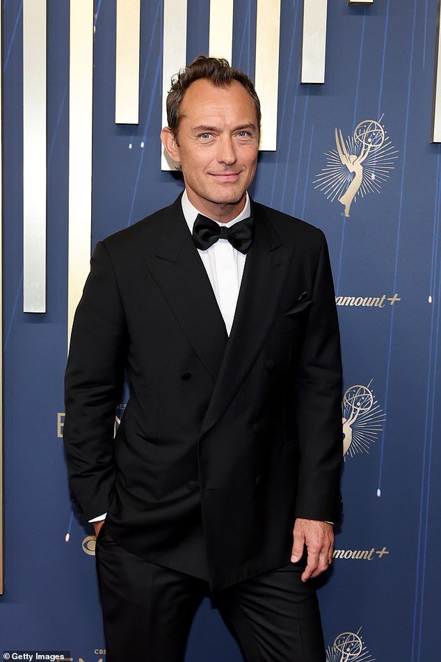 The smart ensemble featured a double-breasted blazer for the red carpet occasion