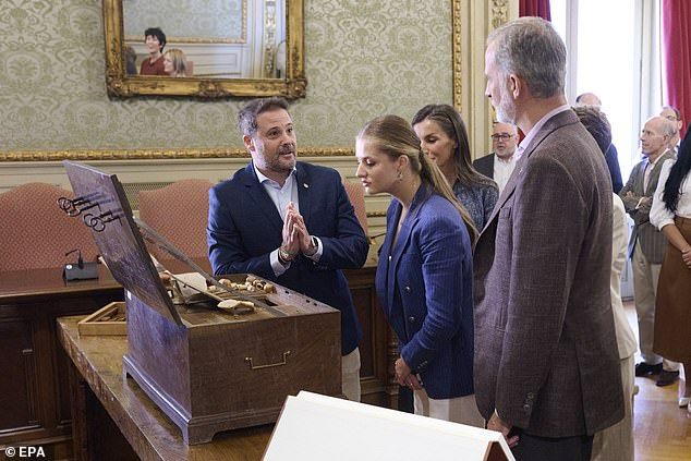 Among their engagements on Saturday, the Spanish royals visitedthe Palace of San Adrian Marquis, headquarters of UNED distance university, in Tudela (pictured withthe city mayor of Tudela, Alejandro Toquero)